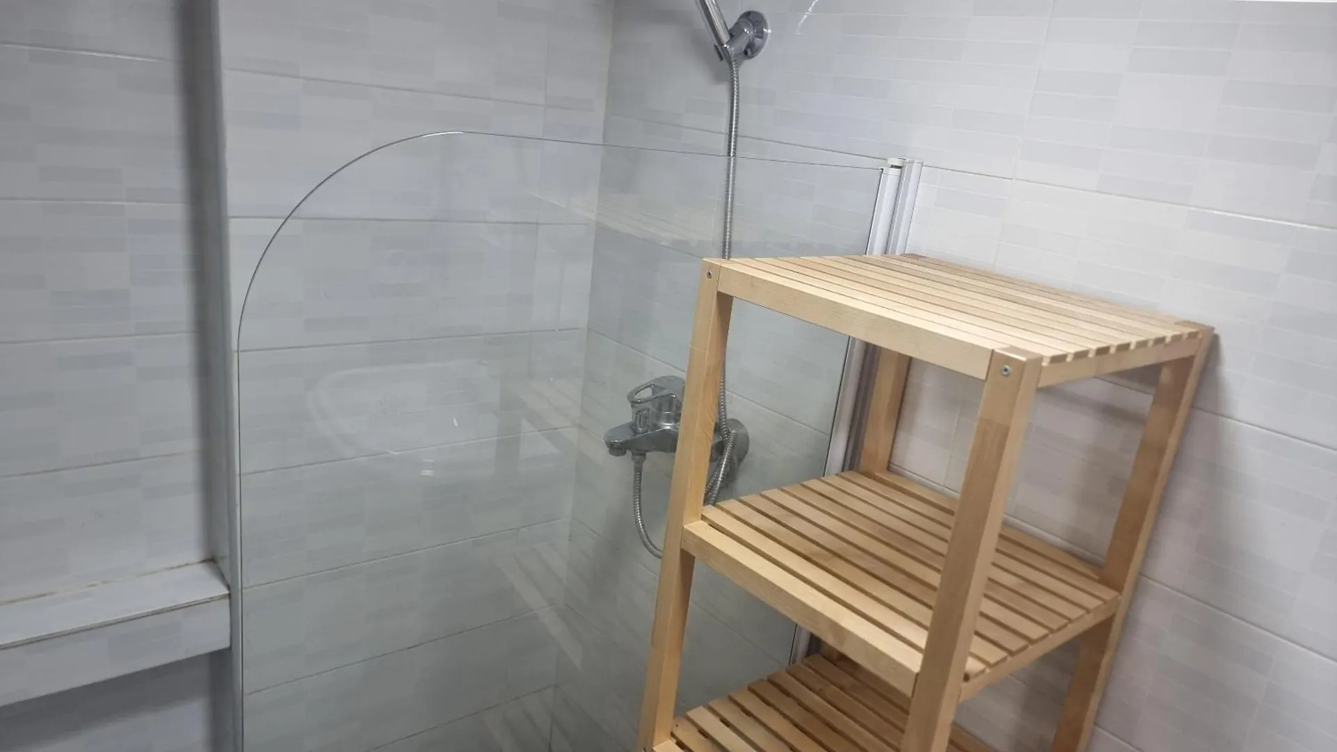 Near Airport Near Shopping Hubs Near City Centre Apartment Malaga